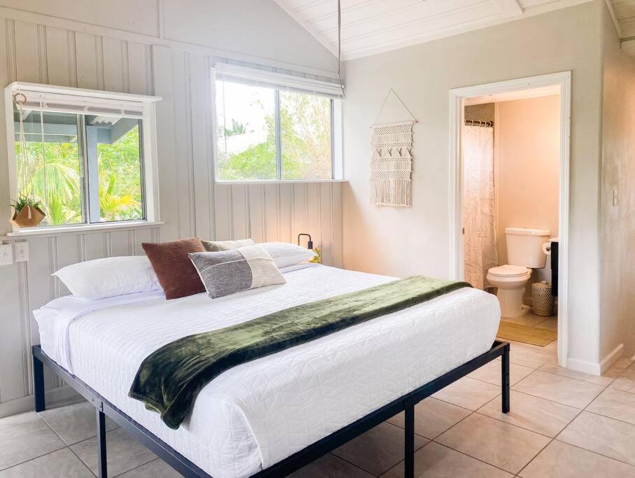 Monstera Bungalow, Spacious, King Bed, Big Kitchen Keaau Exterior foto
