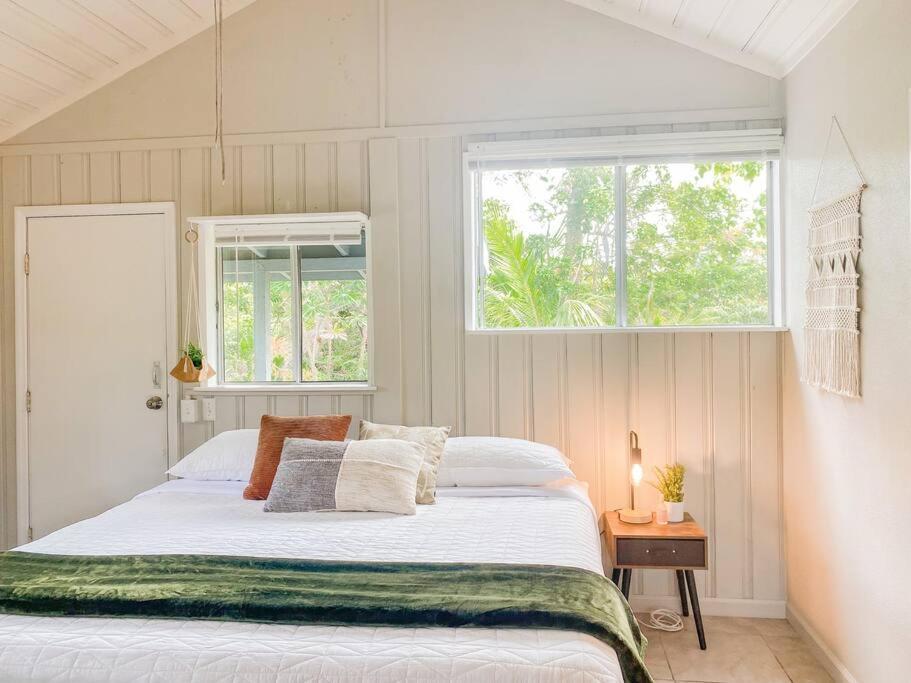 Monstera Bungalow, Spacious, King Bed, Big Kitchen Keaau Exterior foto